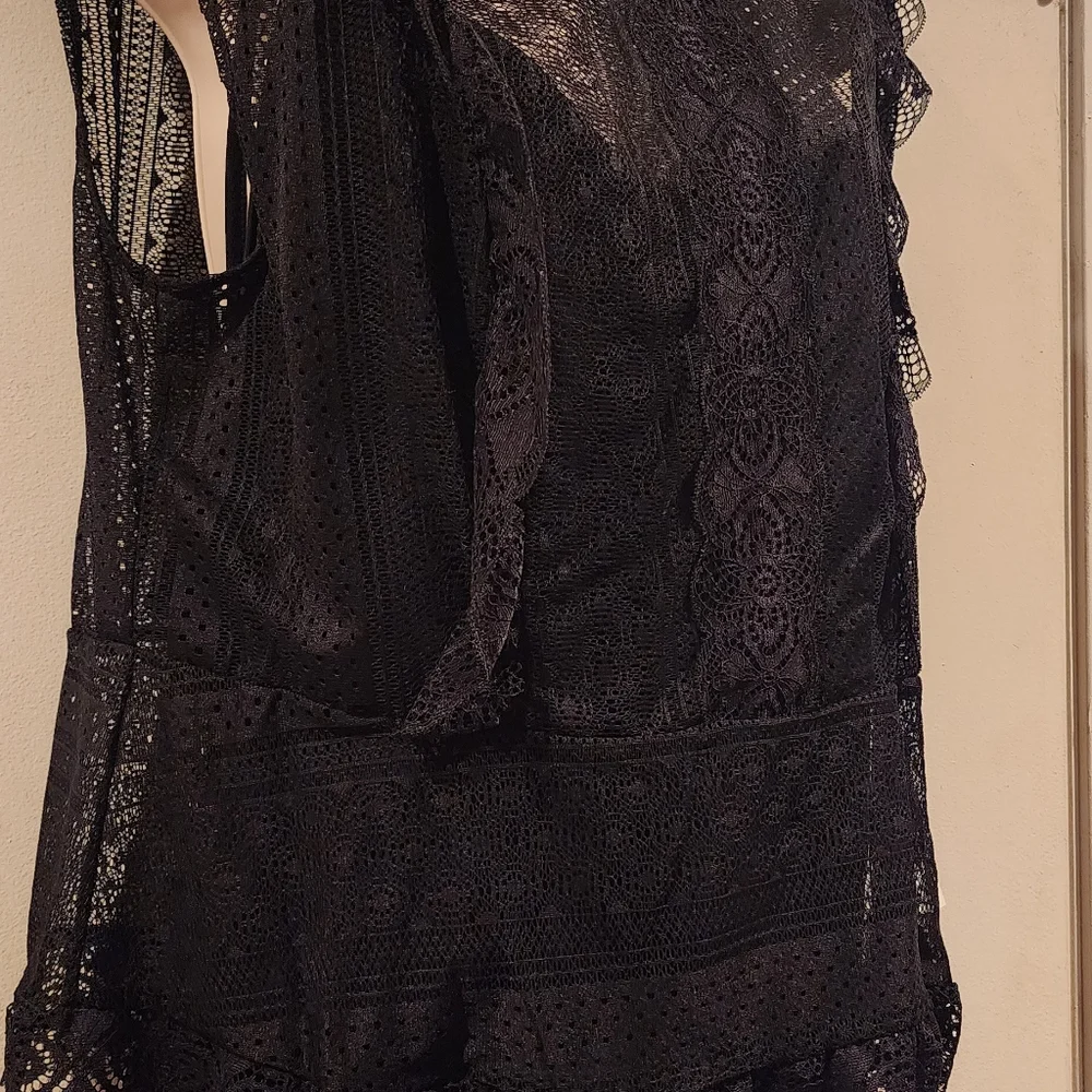 BLACK LACE TOP - Picture 3 of 6